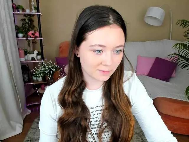 AlluringLookk on BongaCams 