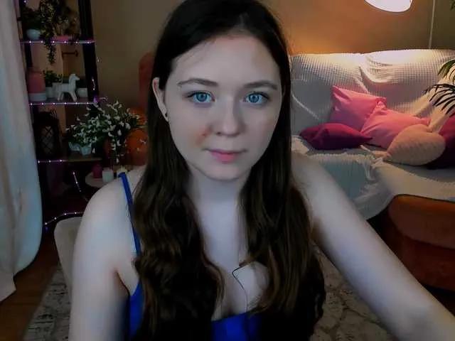 AlluringLookk on BongaCams 