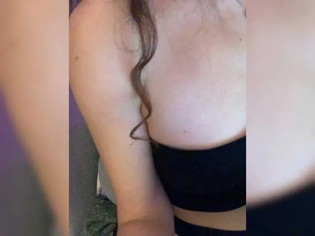 FeeBee on BongaCams