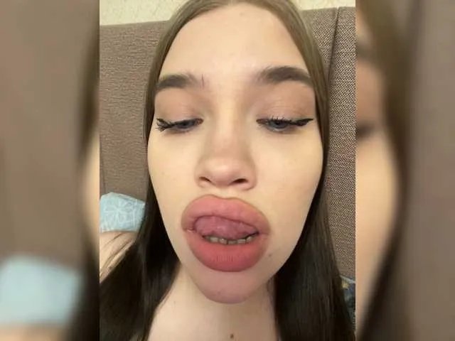Glossmixdoll — Freechat on BongaCams