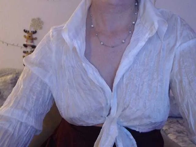 goodSnowQueen on BongaCams 