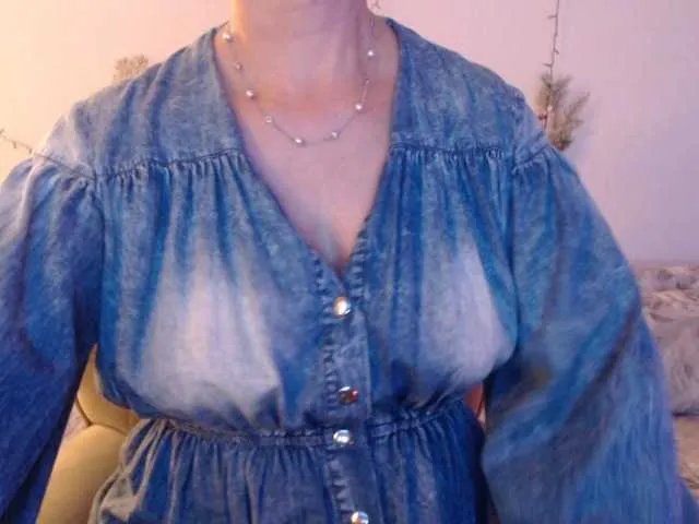 goodSnowQueen on BongaCams 