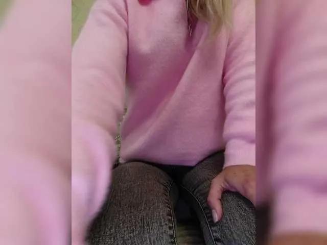 Iam4u1 — Beautiful hot sex, good music, kind men with money)