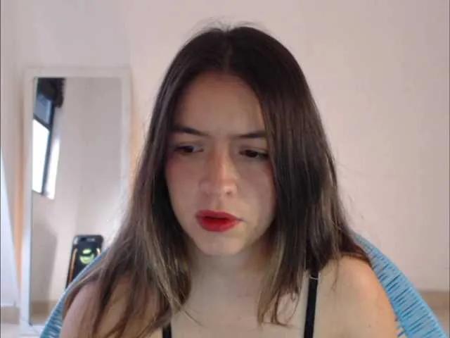 littleDanni on BongaCams 