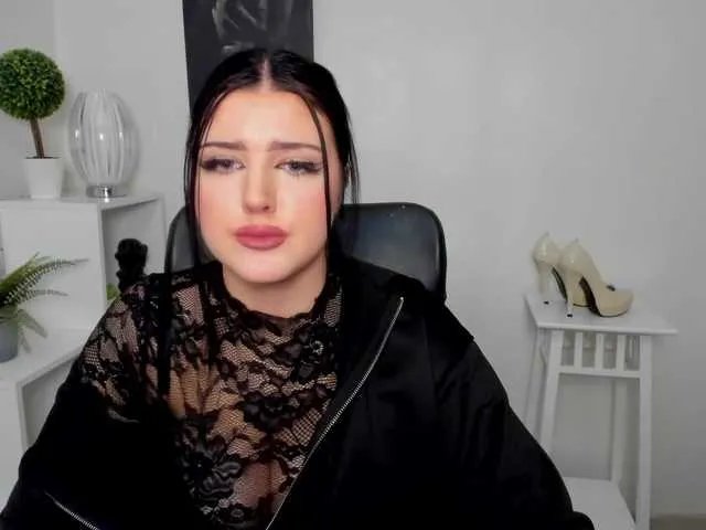 Miabrunette22 on BongaCams