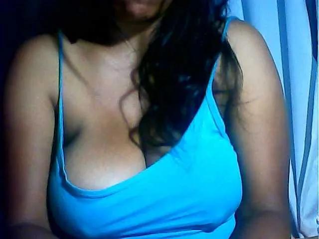 MIRANDAW on BongaCams