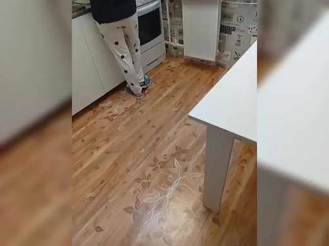 Niki233221 on BongaCams 