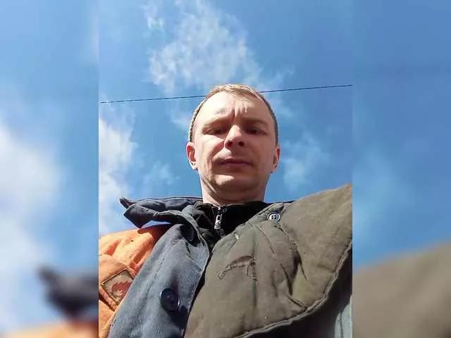 Niki233221 on BongaCams 