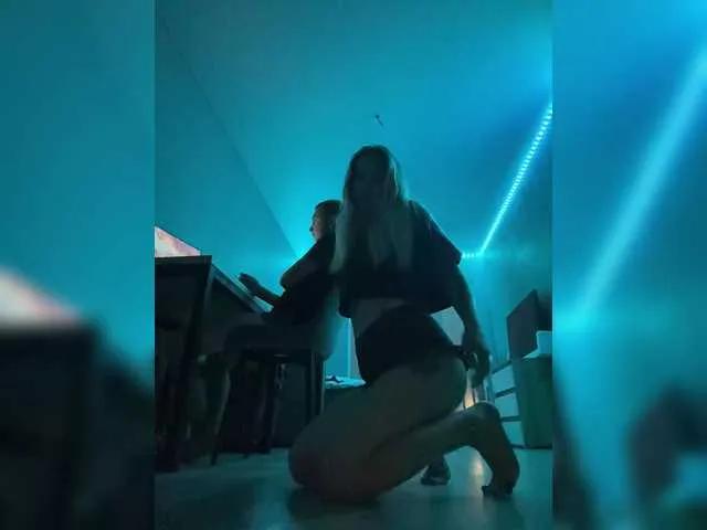 QueenKing on BongaCams 