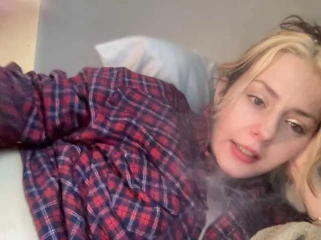 skarlett-rose — bending you to my every will and making you submit to me in every way imaginable. unzip your fucking pants, now... and open your wallet and make it rain all over me.