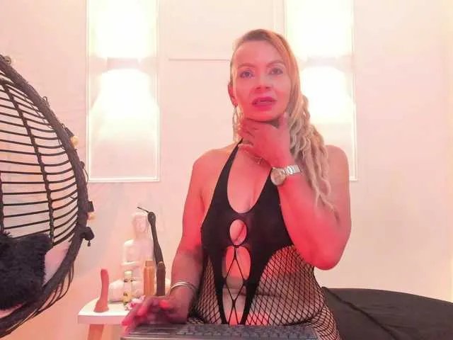 taylor-anastasia — hey guys , welcome to my room, i'm hot mature, in goal  @total  i will naked time  @sofar for show 