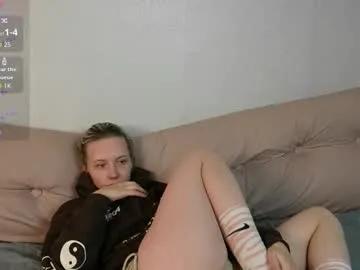 bubblebbb — GOAL: suck finger [39 tokens remaining] I'm home alone, and I want something spicy / HOT PVT SHOW #feet #natural #lovense #teen #shy