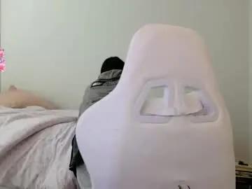 elisparadisex — hiii just vibing :)   #new #18 #teen #lovense