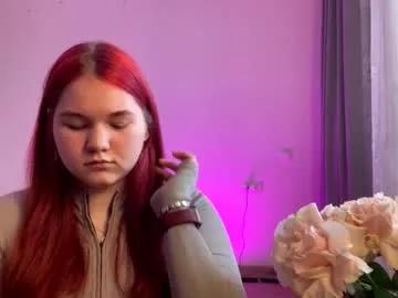 phylissdettra — show my outfit  [9 tokens remaining]