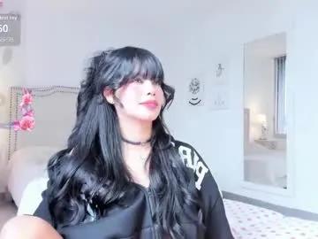 rosie_se — Hewwo! - Multi Goal: oil ass [424 tokens left] #heels #asian #latina #squirt #feet