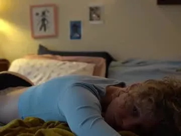 sistinehashands on Chaturbate