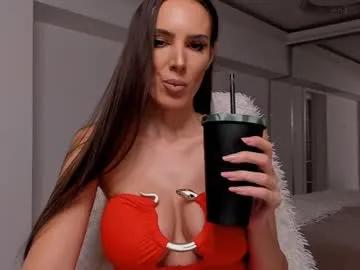 Model Unforgettable_s