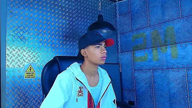 AlanCutee on StripChat 