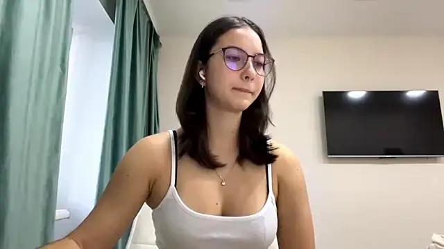 Allisgree on StripChat 