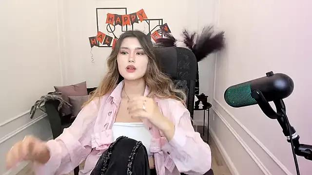 AnneTLi on StripChat 