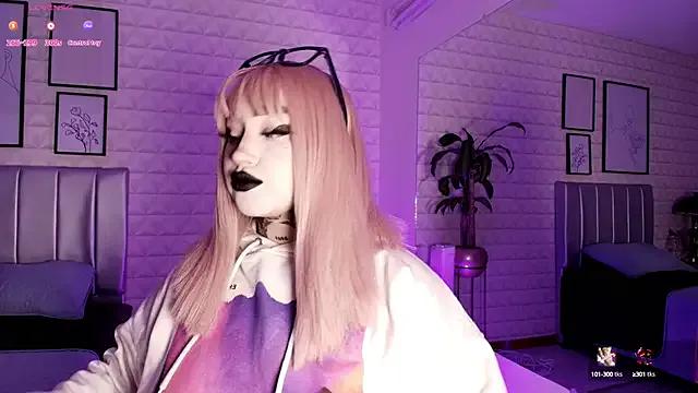 bella-green on StripChat 