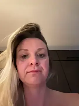 Bella-Tight on StripChat