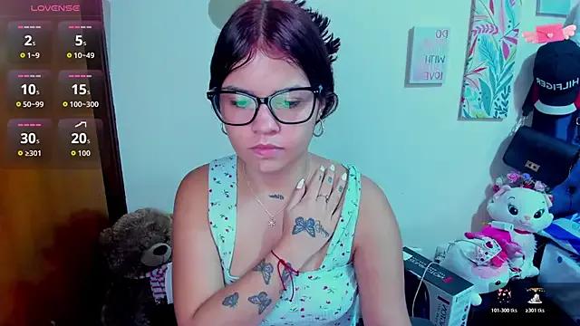 Emma_boo on StripChat 