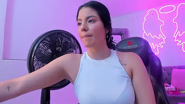 Evelin__thompsson on StripChat