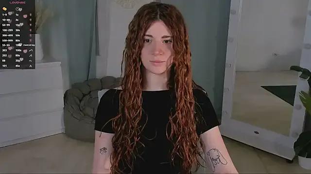Freckle_Diyana — ass teases in front of the mirror