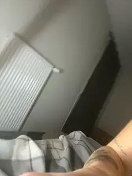 honeymalou — Toute nu + 3doigts 2min