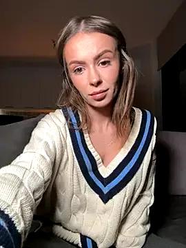 HotBella- — topless & play with boobs 