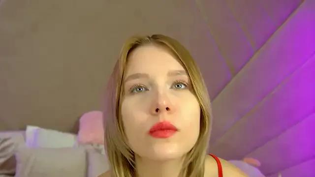 LiliLinn on StripChat 