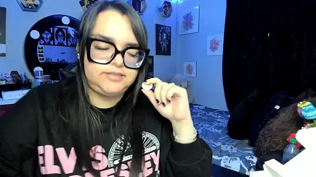 Luise_Meyrink — Full naked  Shhh I'm at home  