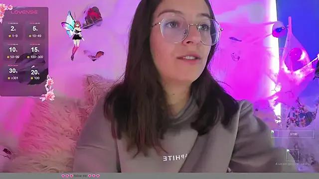 milly_kenner on StripChat 