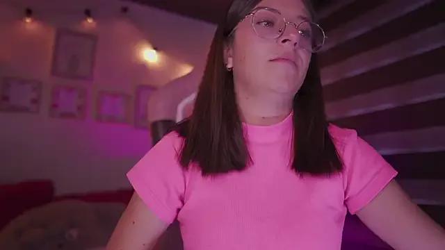 milly_kenner on StripChat 