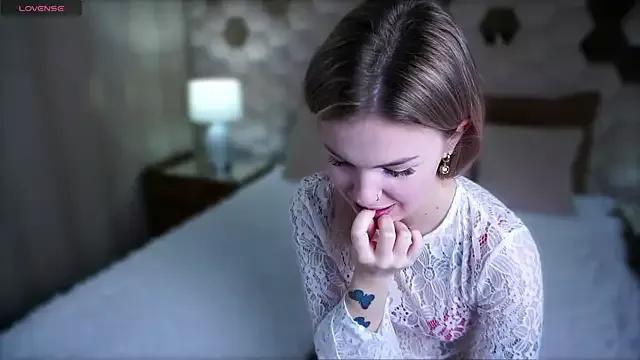 Naomi_Secret — suck a dildo