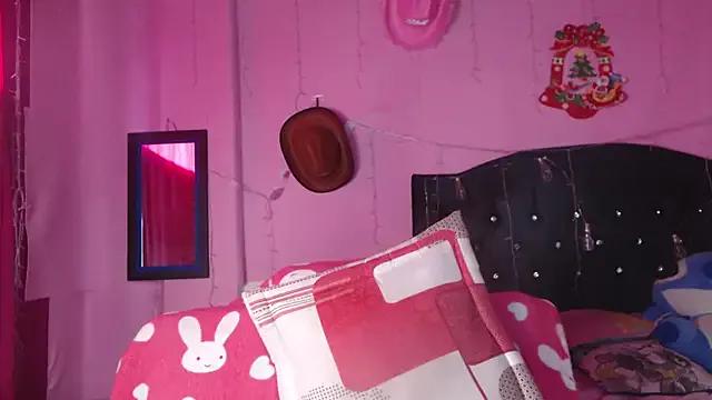 NikkiRous_ on StripChat 