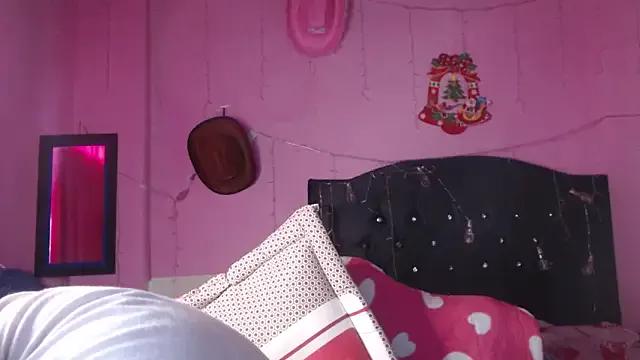 NikkiRous_ on StripChat 