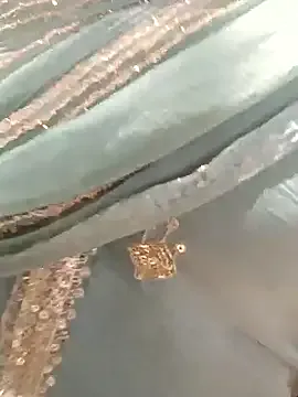 priyahot2001 — Public boobs open