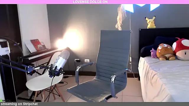 raspberryroll — twerk no pants/twerk/twerk