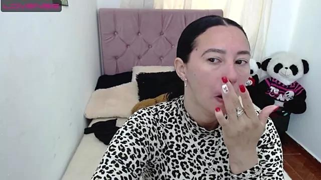 sara_hott_1 on StripChat 