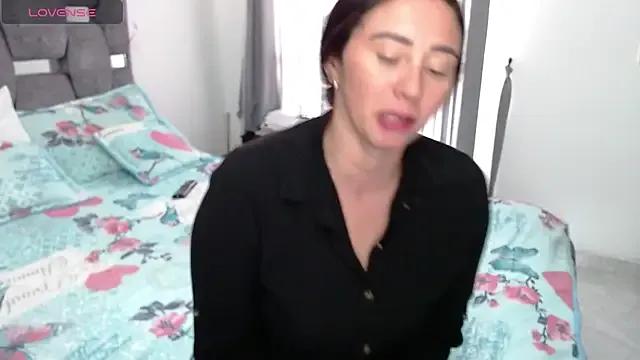 sara_hott_1 on StripChat 