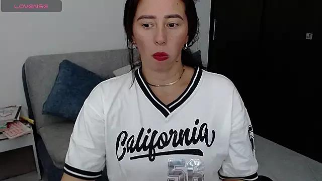 sara_hott_1 on StripChat 