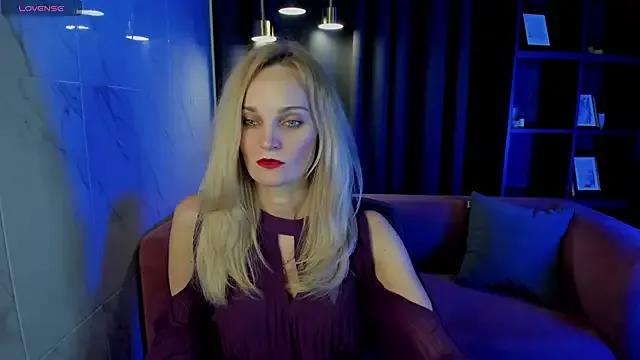 SaraSubtlety on StripChat 