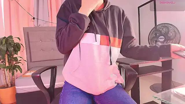 saray_reese on StripChat 