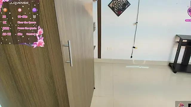 saray_reese on StripChat 