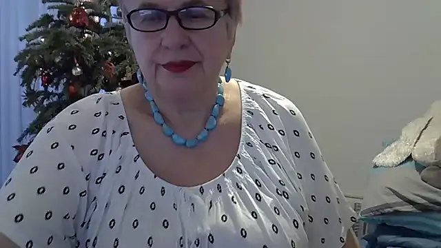 SweetCherry27 on StripChat